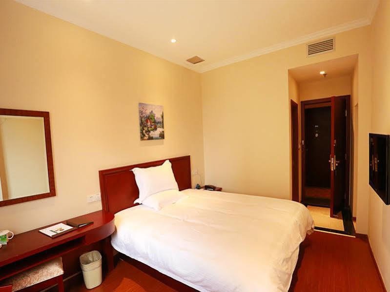 Greentree Inn Shanghai Huangxing Park Subway Station Express Hotel Zewnętrze zdjęcie